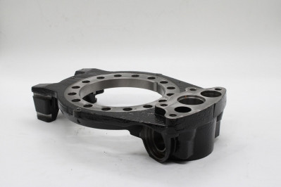 SA 036447 Суппорт тормозных колодок прав.