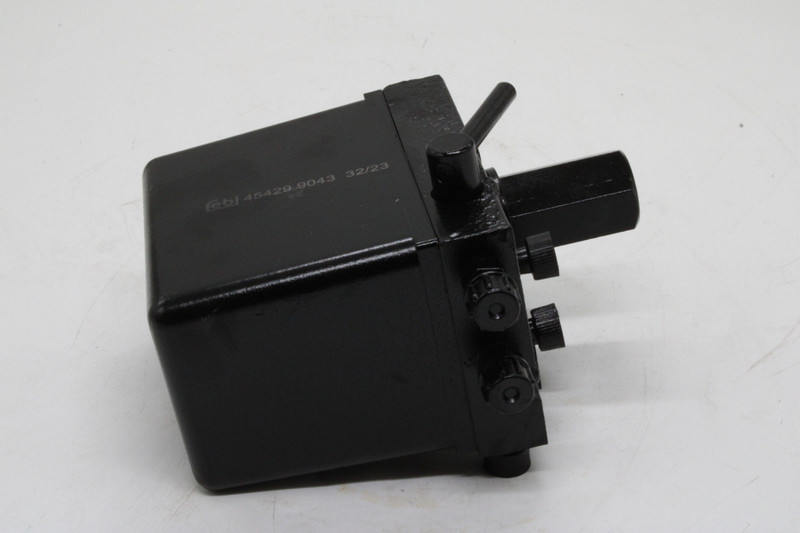 45429 Насос подъема кабины — 4