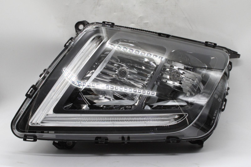 VO 24159417 Фара правая FMX — 4