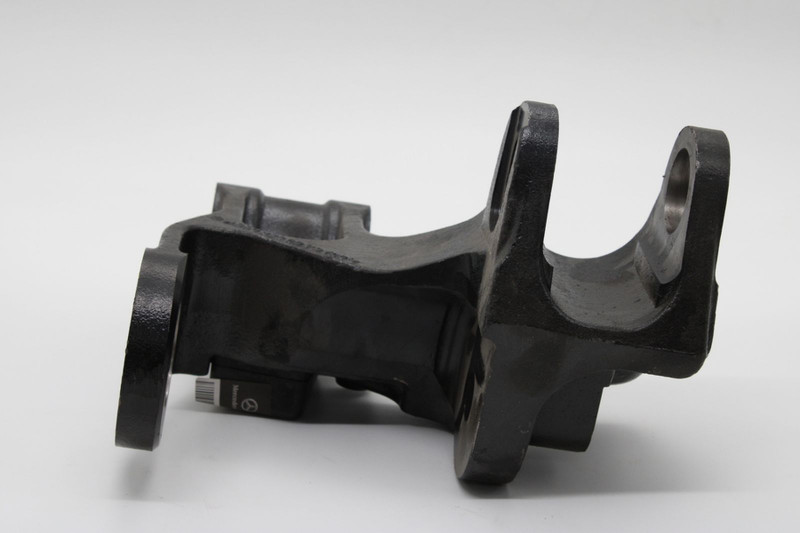 A9603200627 Кронштейн правый передний MB Arocs — 3