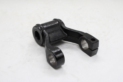 SZ970000026 Серьга рессоры передней