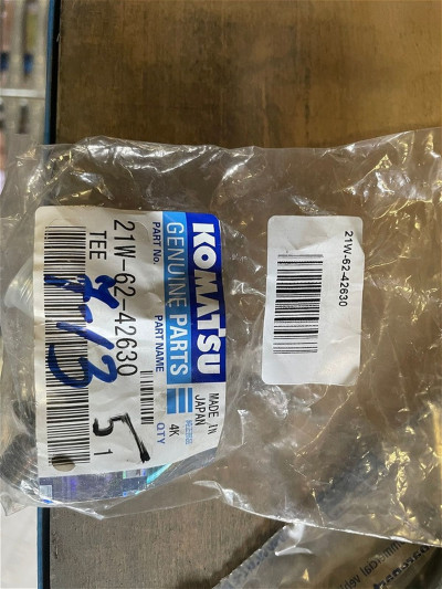 21W-62-42630 Тройник