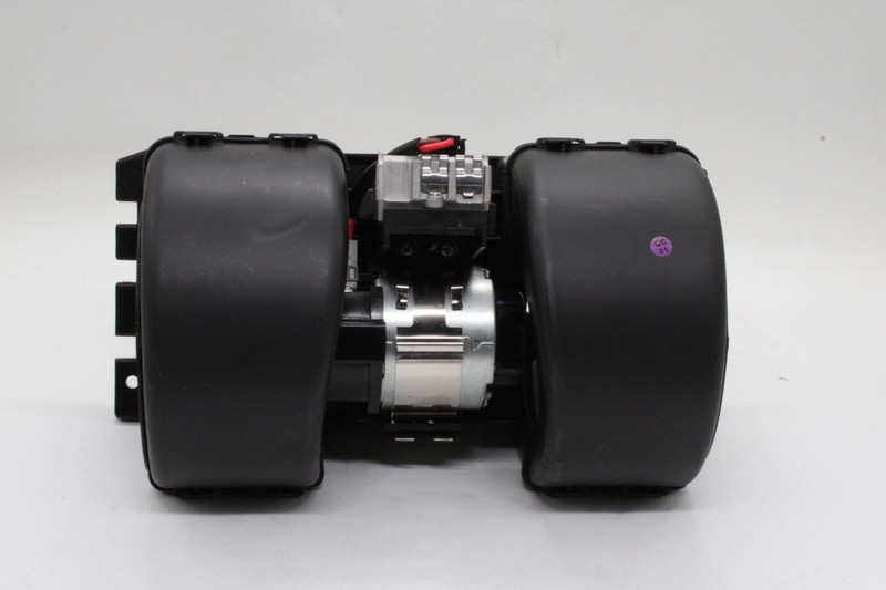 DT 382053 Моторчик отопителя в сб. с корпусом — 1