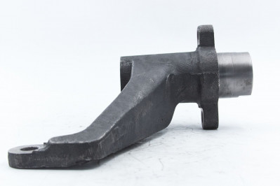 81503100318 Кронштейн тормозной камеры справа