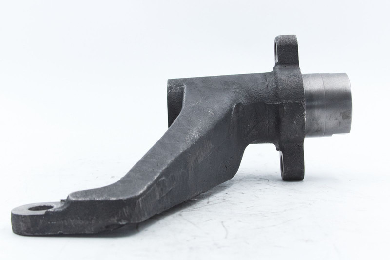 81503100318 Кронштейн тормозной камеры справа — 4