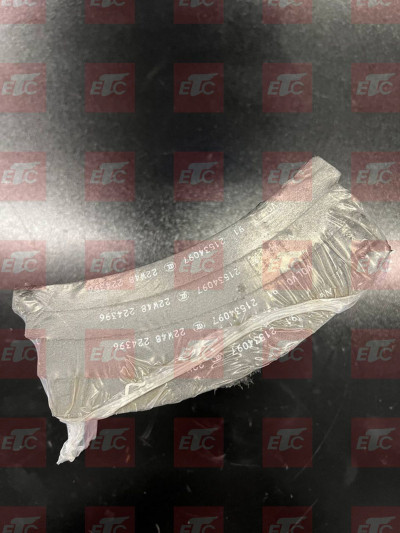 VO 21534097 К-кт накладок тормозных  пер. 410*175 STD