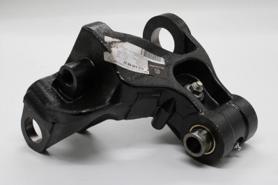 A9603200827 Кронштейн задний правый MB Arocs