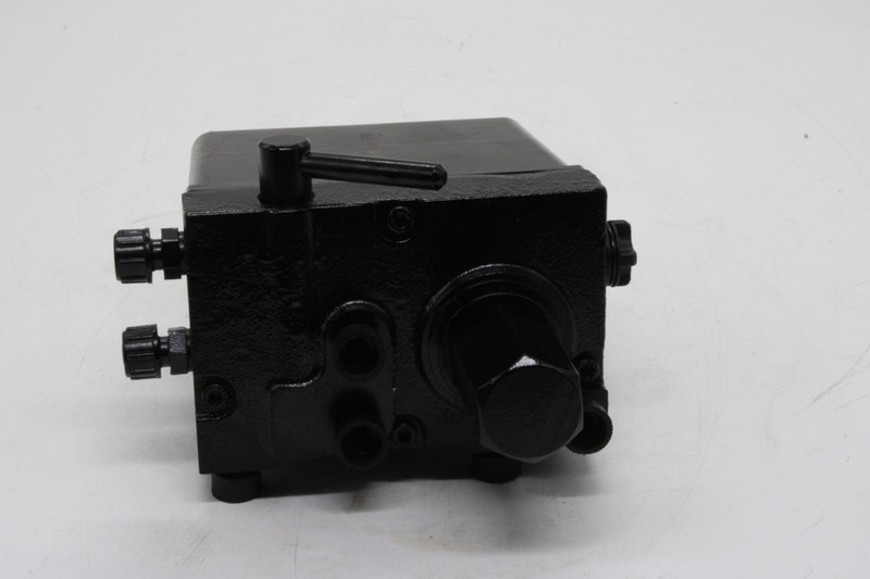 45429 Насос подъема кабины — 3