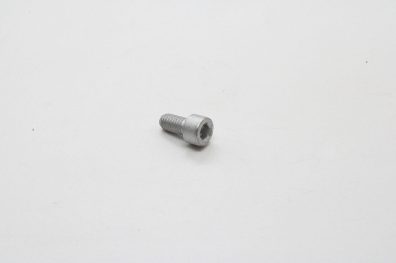 16689024 Винт IVECO M6X12 MM — 1