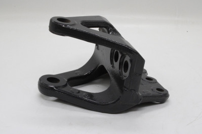 1948336 Кронштейн рессоры передней