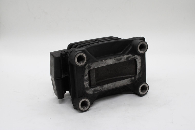 710W962100555 Подушка задней рессоры левая — 2