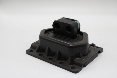 LF 3672901 Подушка двигателя задняя