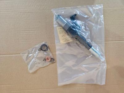 6156113300 Форсунка топливная