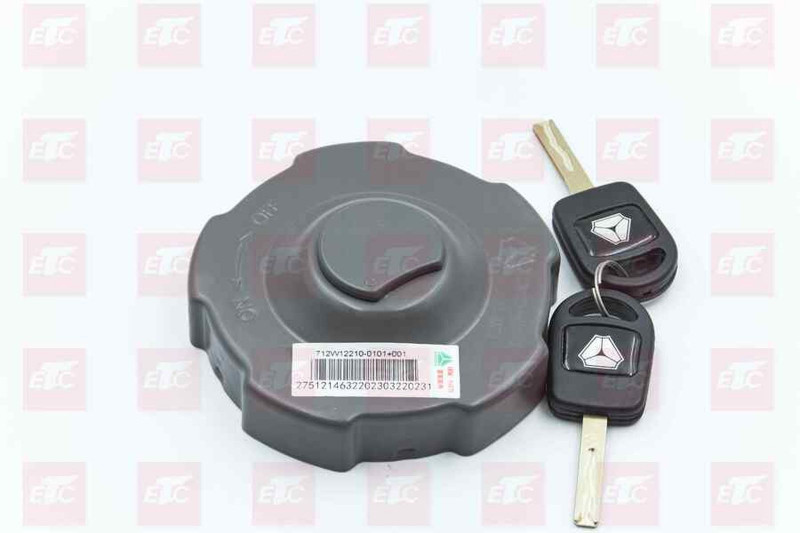 712W12210-0101/2  КРЫШКА топливного БАКА МЕТАЛЛИЧЕСКАЯ С ЗАМКОМ И КЛЮЧАМИ — 1