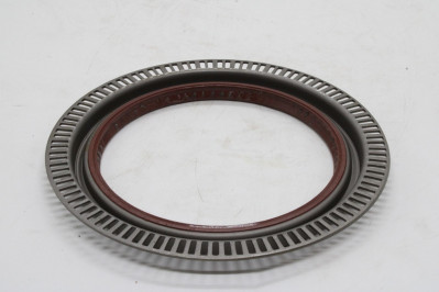 B1FUD5SLSF Сальник задней ступицы с кольцом ABS 145*175*15,5WD