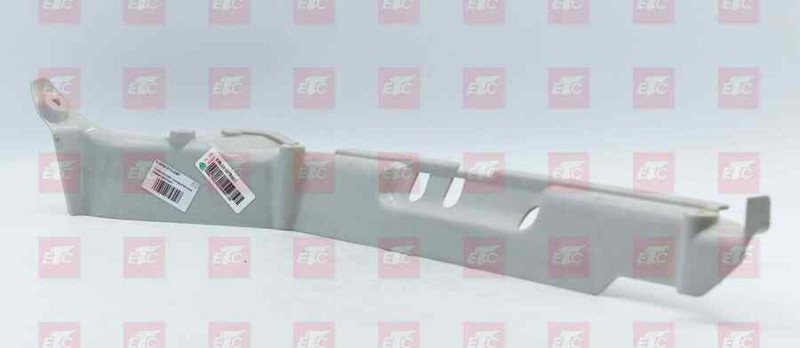 810W41610-0387 Накладка бампера правая — 1