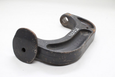 2075720974 Хомут рессоры правый