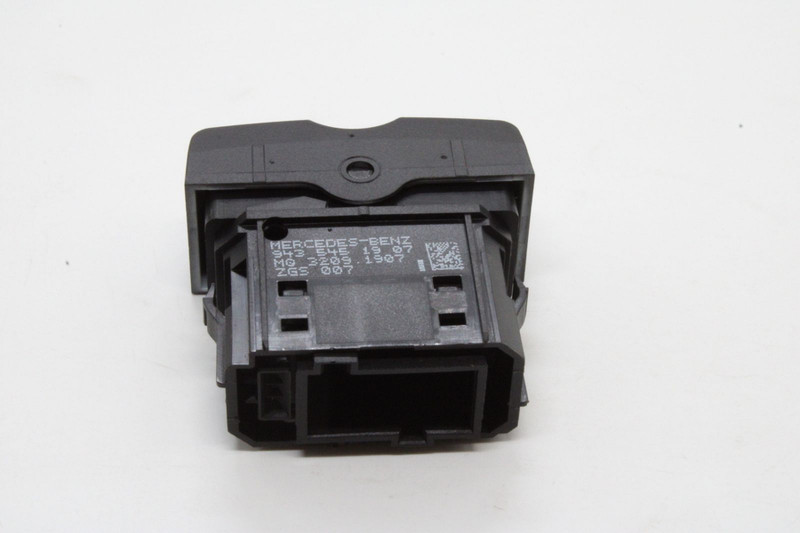 A9435451907 Клавиша выключения ABS — 3