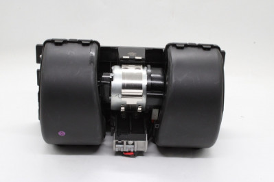 DT 382053 Моторчик отопителя в сб. с корпусом