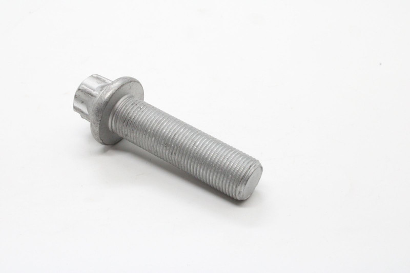 SA 102286 Болт крепления диска тормозного M18*1,5*65 — 3