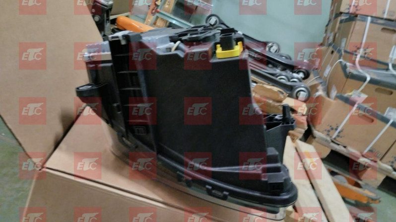 VO 24159415 Фара левая FMX — 5