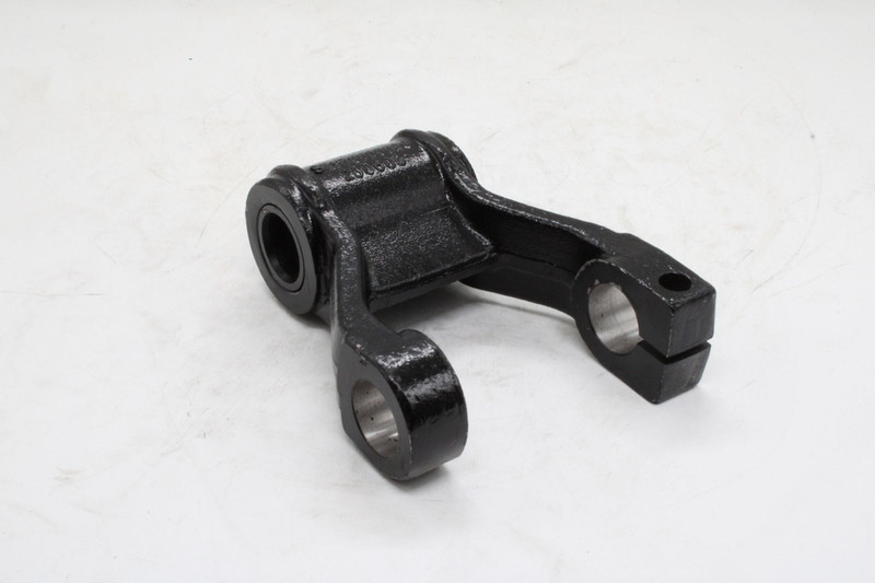 SZ970000026 Серьга рессоры передней — 1