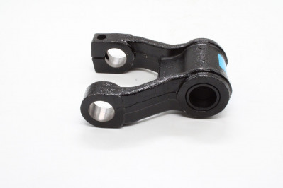 SZ970000026 Серьга рессоры передней