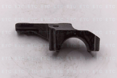 81437220076 Кронштейн подшипника справа