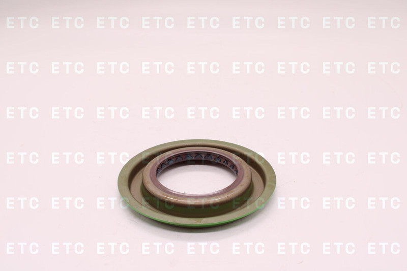 DT 360117 Сальник хвостовика редуктора 80*135/154*12 FPM — 2