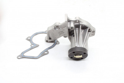 P235 Помпа водяная