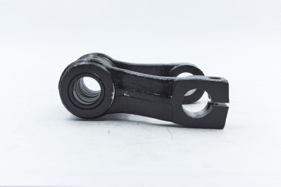 SZ970000026 Серьга рессоры передней