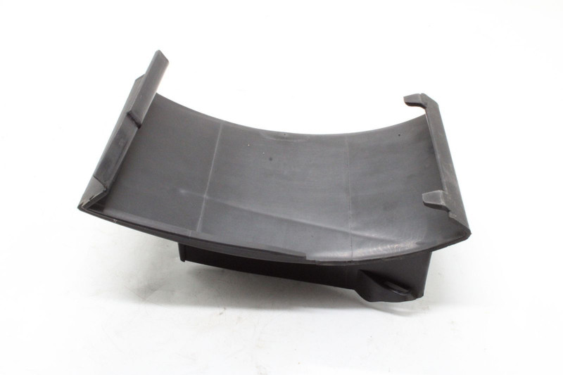 M3100613 Крышка дефлектора кабины правая — 2