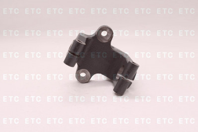 DT 125757 Кронштейн передний рессоры задний правый