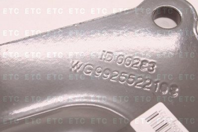 CNHTC WG9925522108 Кронштейн передней рессоры, передний левый