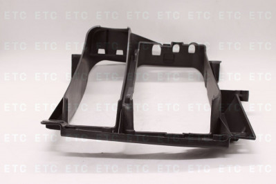 81251155007 Кронштейн фары слева