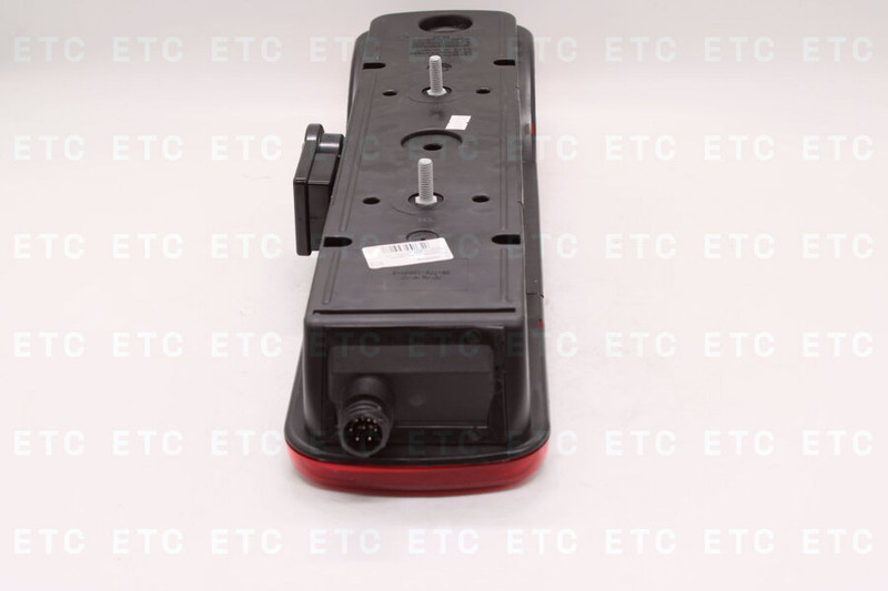 7731926RWE Фонарь задний многосекц. прав. прямоуг. — 2