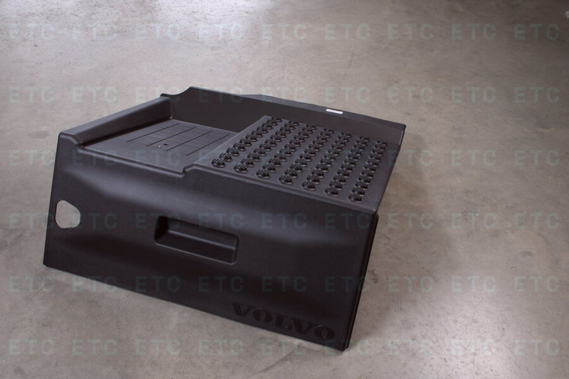 VO 22078082 Крышка АКБ FH4 — 5