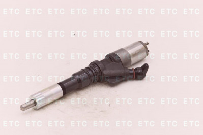 6156113300 Форсунка топливная