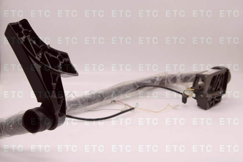 AC82417284 Кронштейн зеркала правый — 1