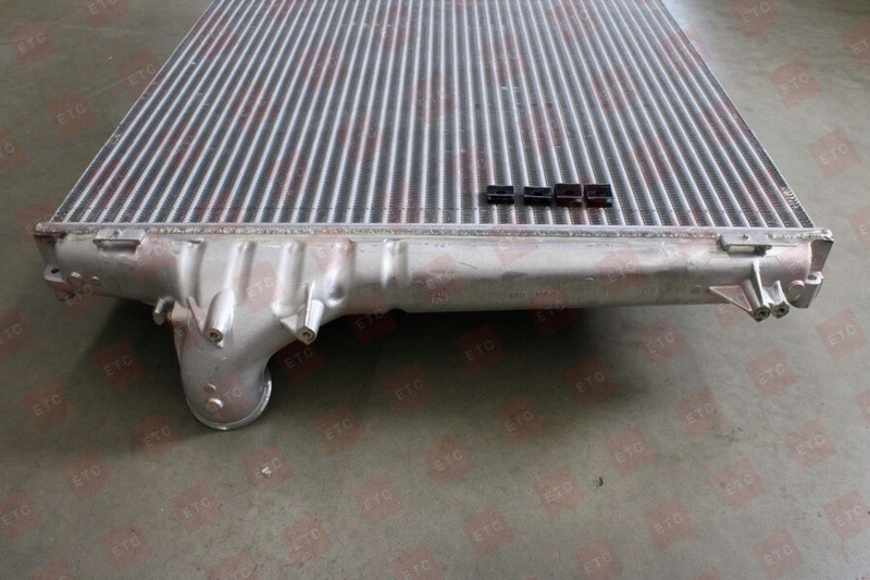 VO 21649511 Интеркулер 1015*894*68 — 9