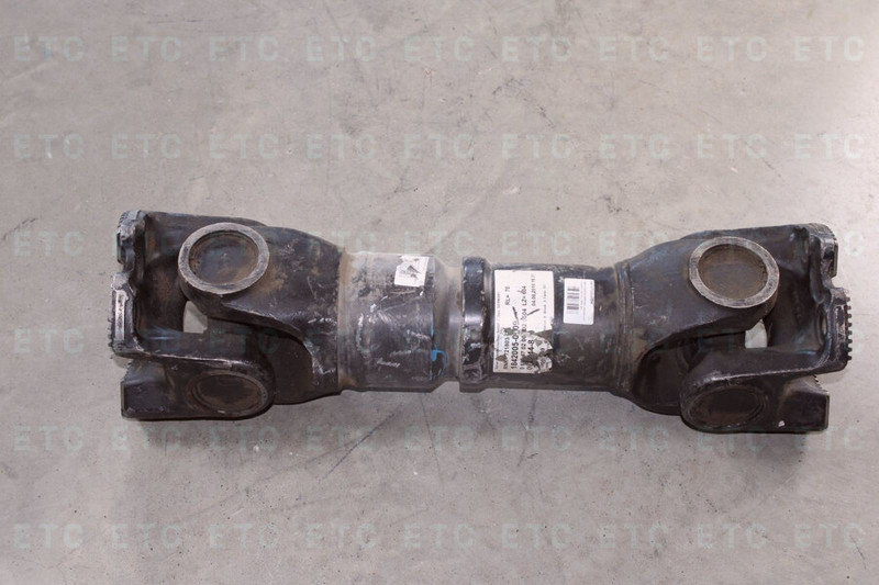 0687470200502-0009 Вал карданный среднего моста — 1