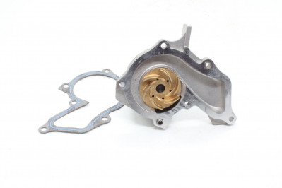 P235 Помпа водяная