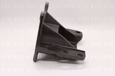 A94332313407390 Кронштейн стабилизатора правый