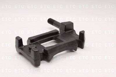 18022210 Опорная пластина рессоры правая с креплением под амортизатор